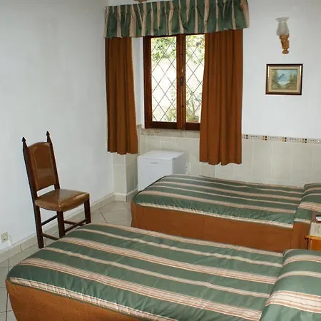 Vila Emilia Албуфейра