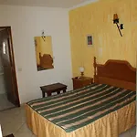 Vila Emilia * Αλμπουφέιρα