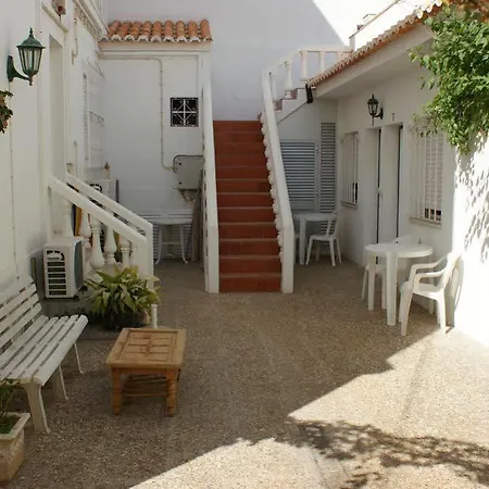 Готель Vila Emilia *