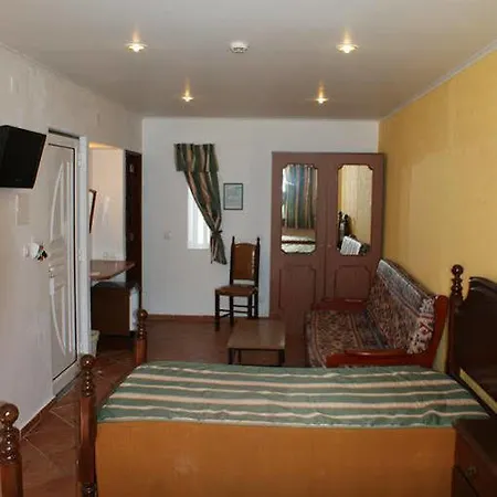Vila Emilia *