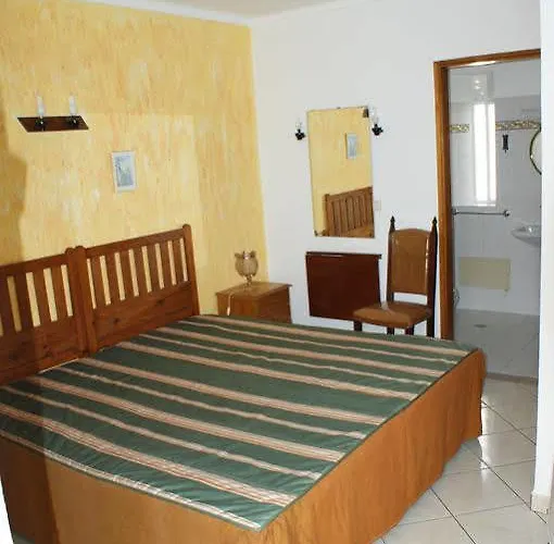 Vila Emilia 酒店 *