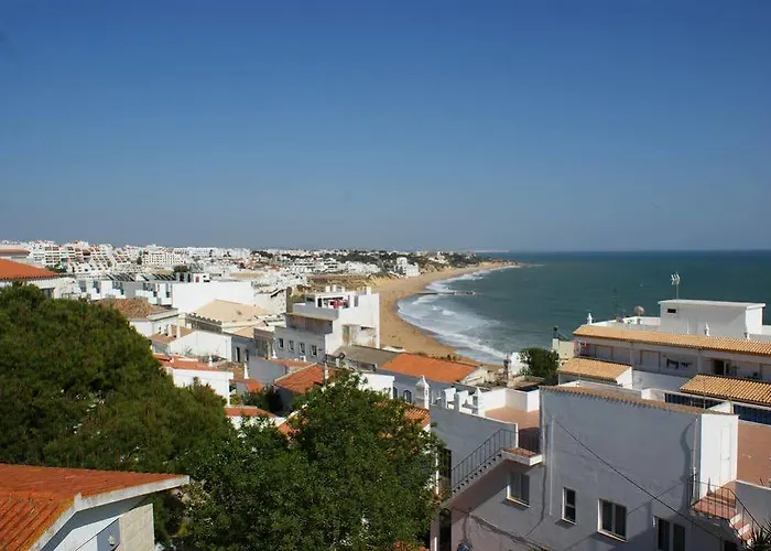 Vila Emilia 酒店 *